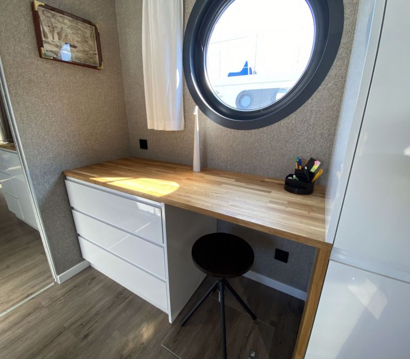 Das charakteristische Bullauge in unserem Hausboot